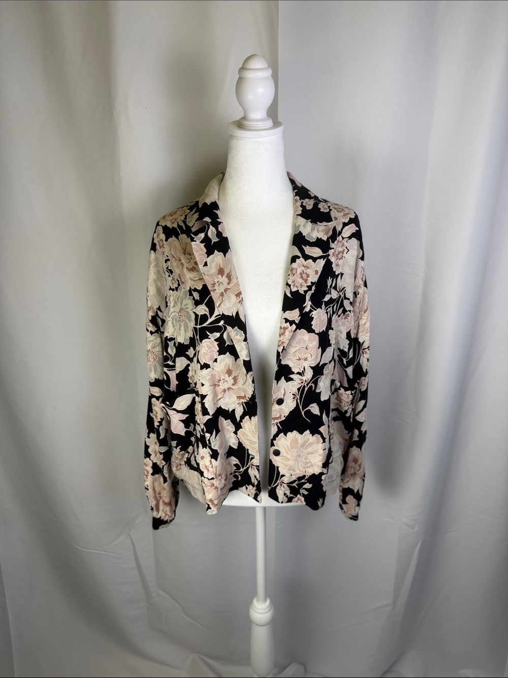 saltwater LUXE Black Floral Open-Front Blazer